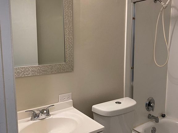 4th image of 105 Ramblewood Ln