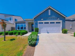 2012 N Hughes Ave, Clovis, CA 93619