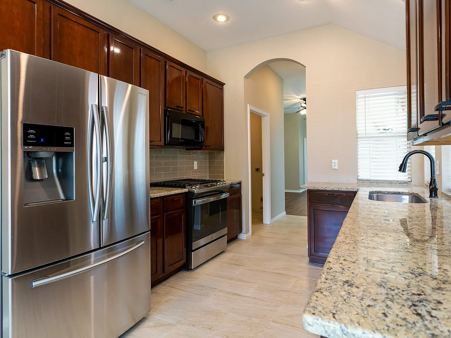 4 bed, 1452 sqft, $2,300 — Photo 3