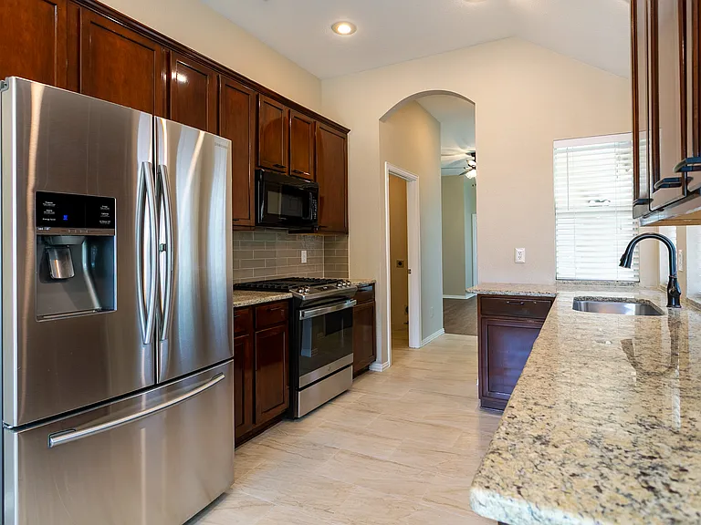 11520 Gloriosa Dr — Photo 3