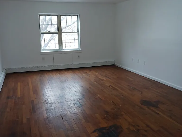 1349 Franklin Ave #3D — Photo 7