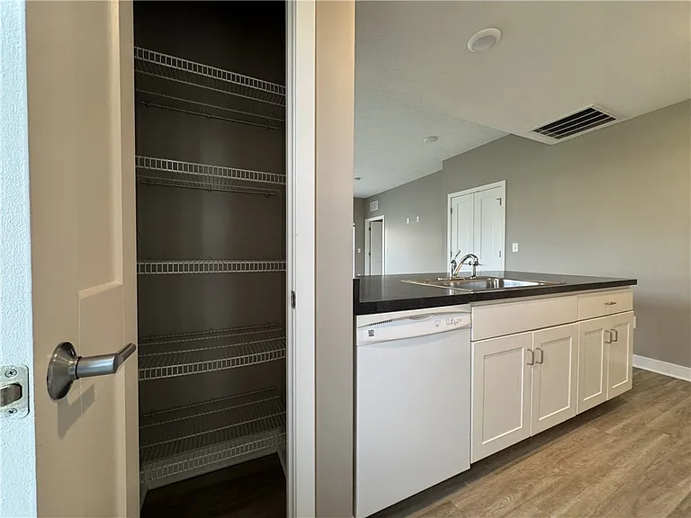 29 Green Spring Ln — Photo 6