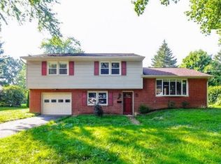 321 Valley Rd, Millersville, PA 17551