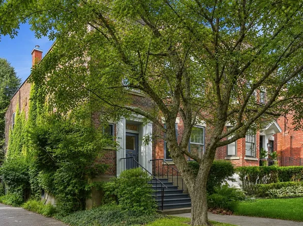 614 Victoria Ave, Westmount, QC H3Y 2R9