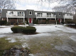 970 Shore Rd APT 2, Cape Elizabeth, ME 04107