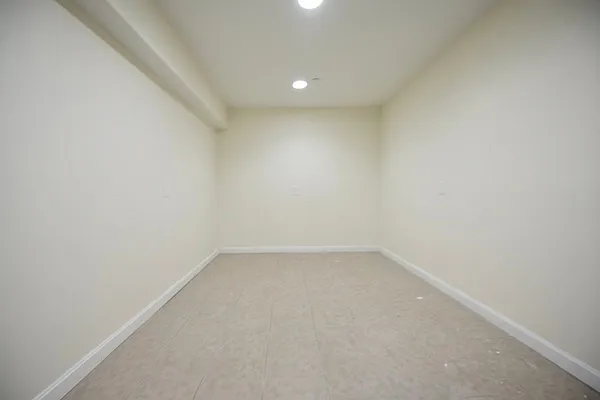 Rented by Compass | media 7