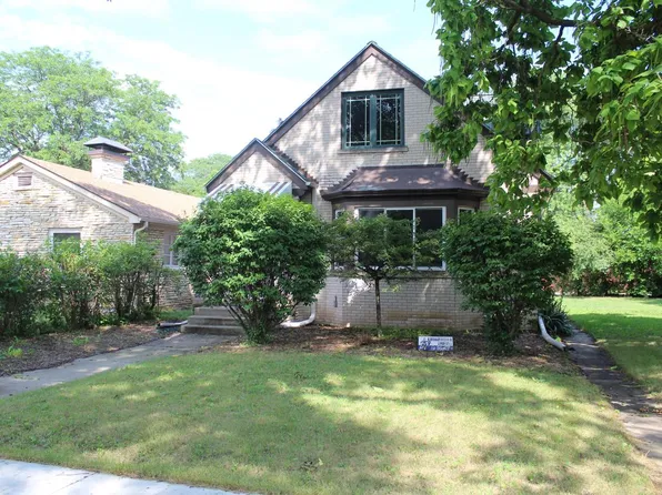 5626 North Crestwood BOULEVARD, Glendale, WI 53209