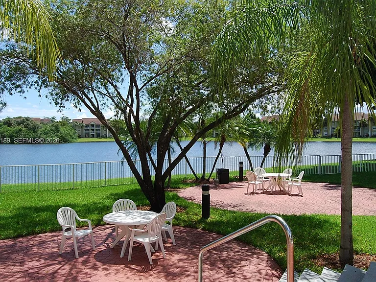 2803 N Oakland Forest Dr #108 — Photo 28