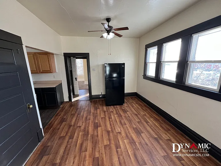 1417 W 10th St — Photo 8