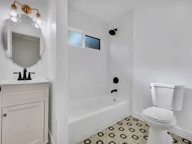 1223 N Avenue 45 — Photo 3