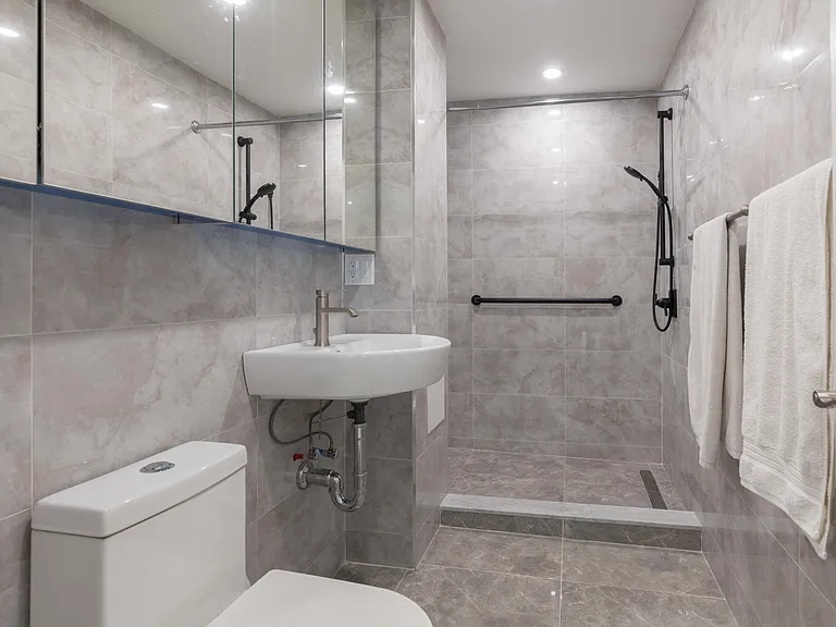 31 Bay State Rd #4 — Photo 16