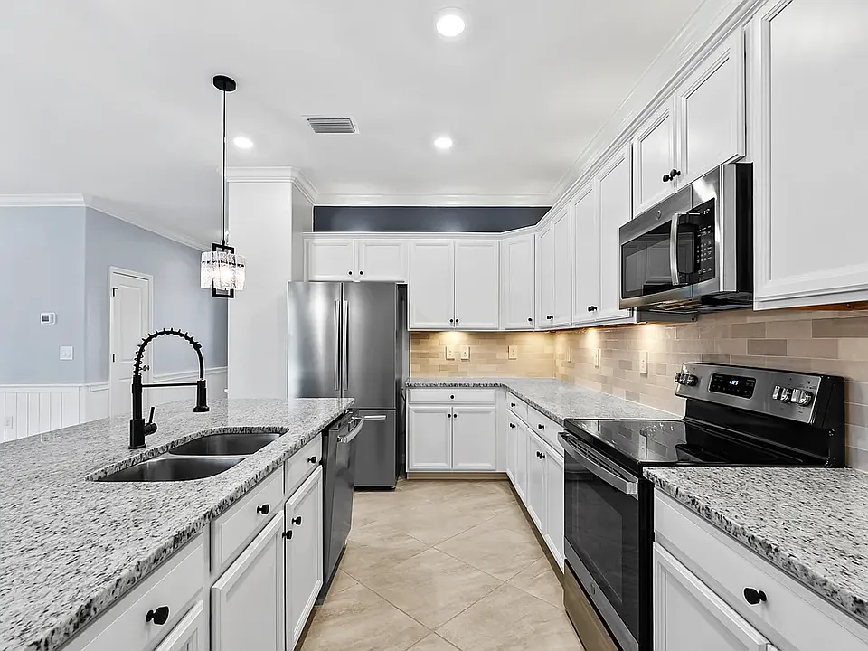 16029 Rosemallow Ln