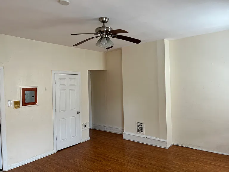 4126 Chester Ave #2F — Photo 5