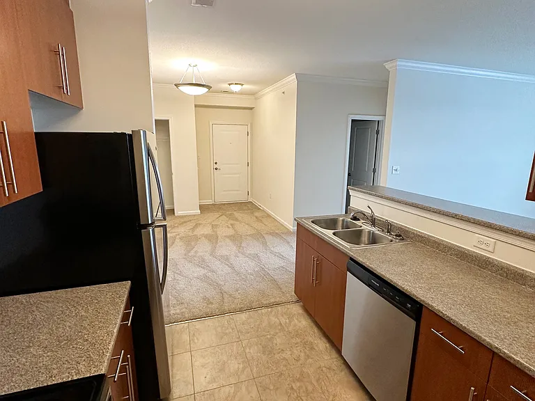 Clairmont at Harbour View Station — Photo 67