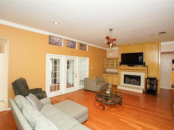 3rd image of 4534 Dandridge Dr