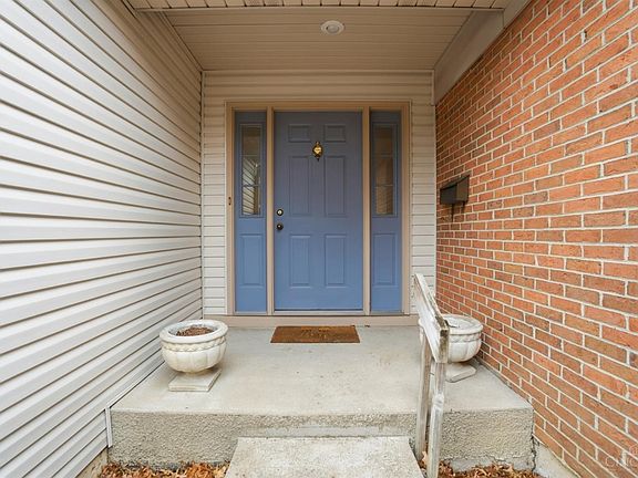 3rd image of 1090 W Galbraith Rd