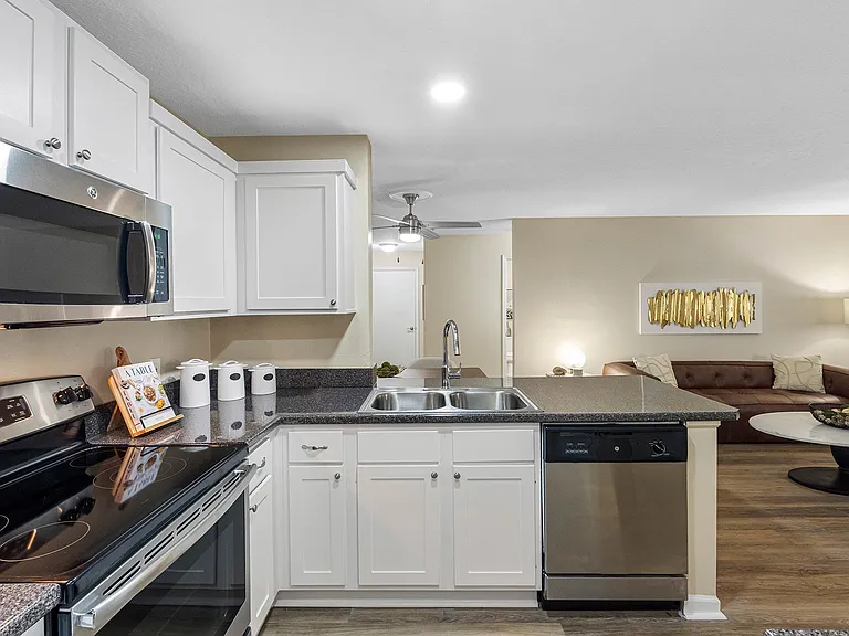 The Colony at Deerwood Apartments — Photo 19