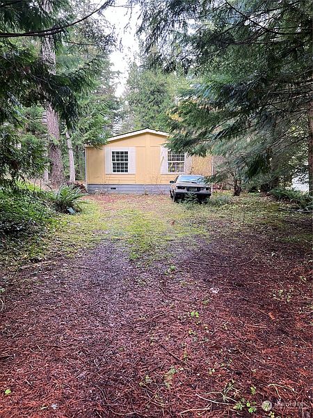 4th image of 901 Ruby Valley Court