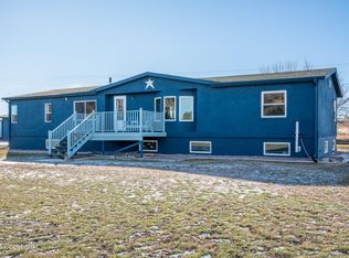 23 Foothills Dr, Newcastle, WY 82701
