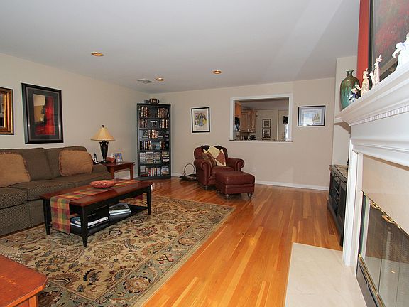 3rd image of 60 Driftwood Dr
