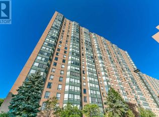 135 Hillcrest Ave, Mississauga, ON L5B 4B1