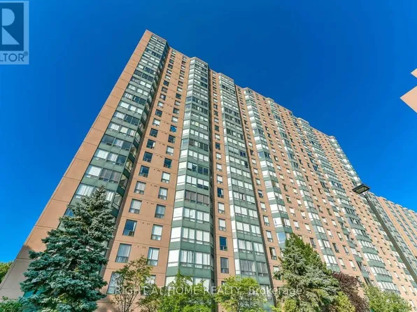 135 Hillcrest Ave, Mississauga, ON L5B 4B1