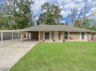 11059 Martin Rd, Gonzales, LA 70737
