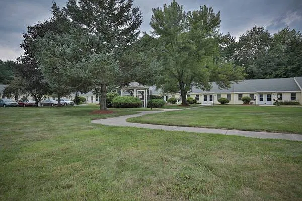 Briston Manor West — Photo 2