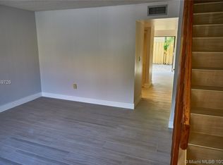 10042 SW 77th Ct, Miami, FL 33156