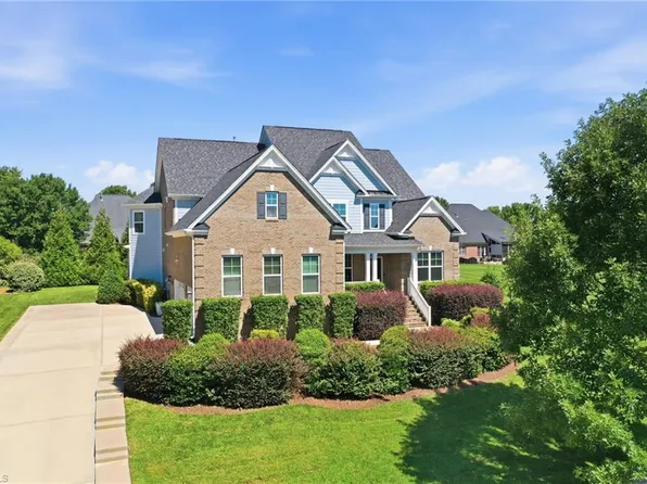 4403 Bonnie Loch Dr, Burlington, NC 27215