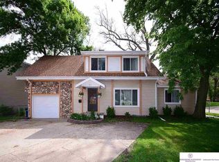1811 Main St, Bellevue, NE 68005