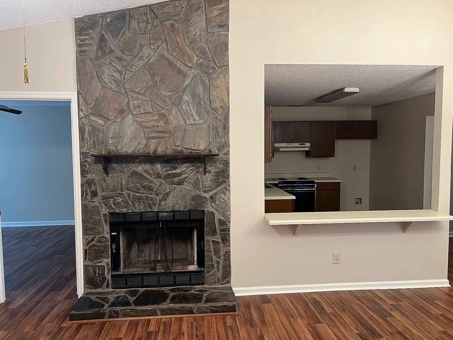 2 bed, 1083 sqft, $1,300 — Photo 3
