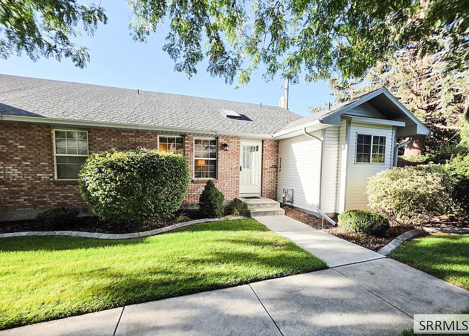 1st image of 2344 Saint Clair Rd #13