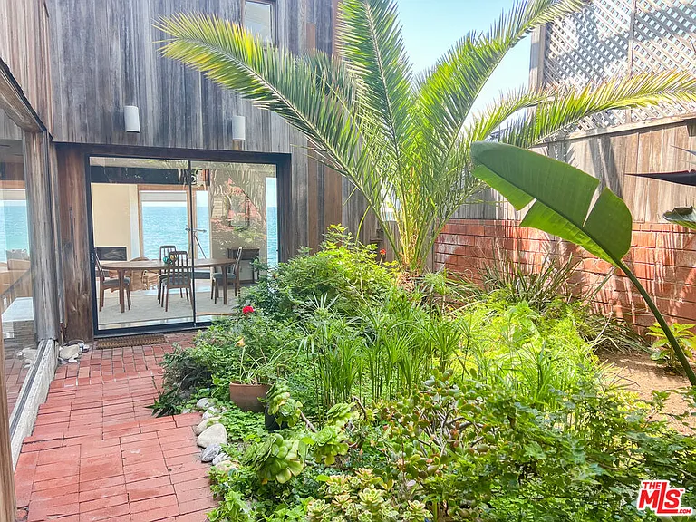 24150 Malibu Rd — Photo 11