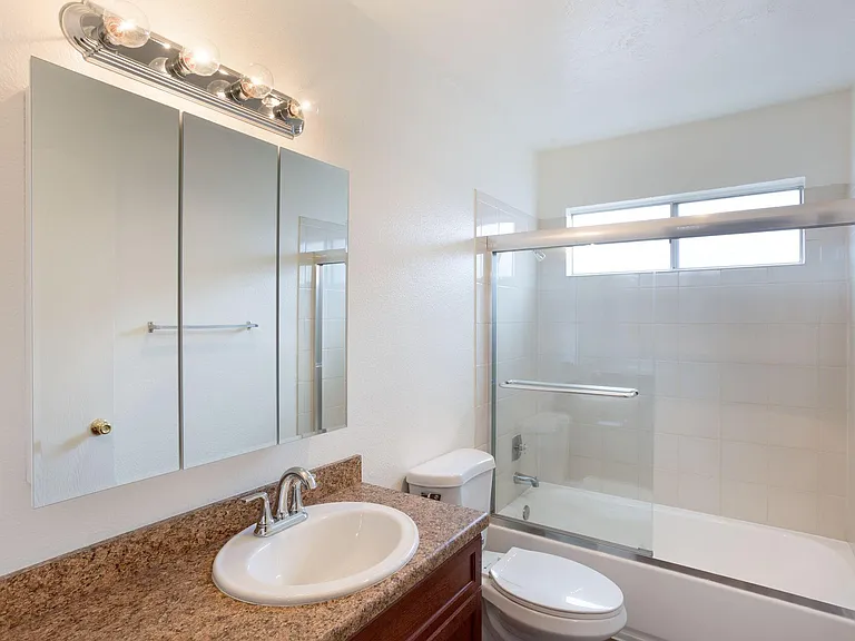 The Carlton Ridge Apartments — Photo 31