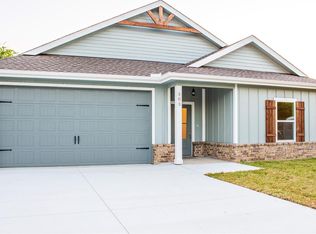 303 Canal St, Port Neches, TX 77651