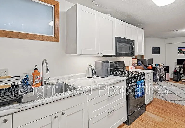 2535 Aldrich Ave S #3 — Photo 2