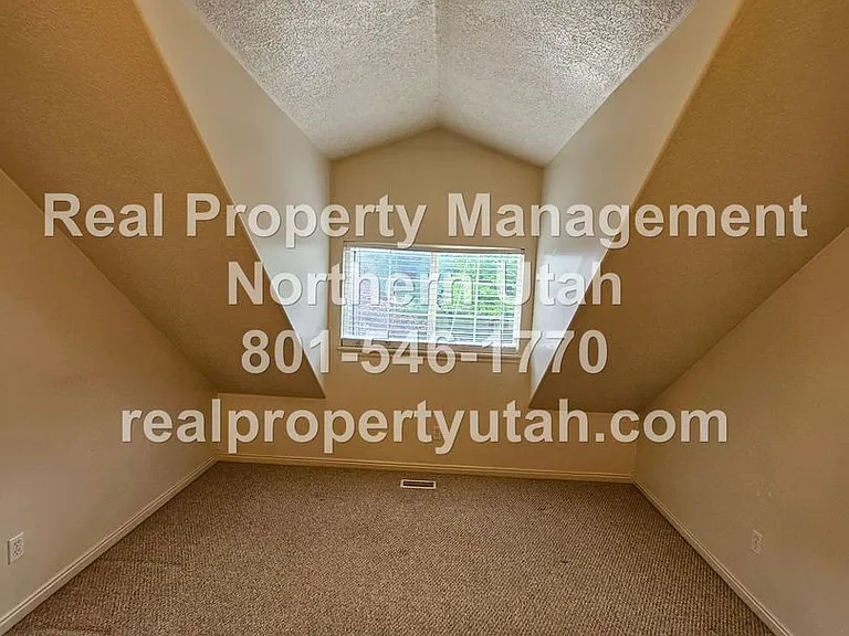 1419 S Blossom Ln — Photo 15