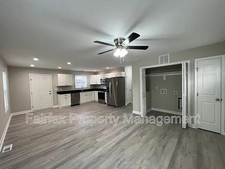 2307 Owen St #C — Photo 3
