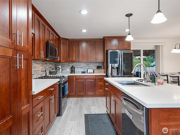 3rd image of 31720 SE 125th Place SE