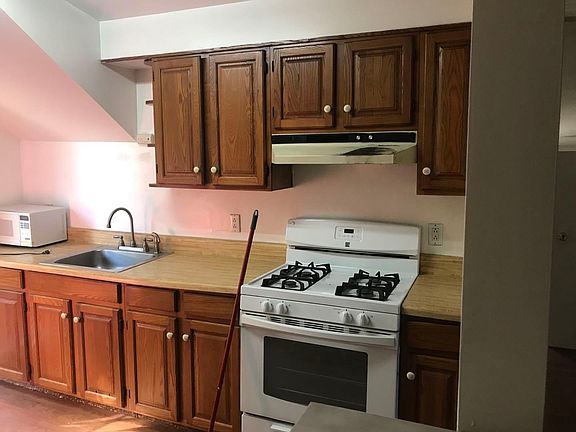 3rd image of 47 Clubhouse Dr #2