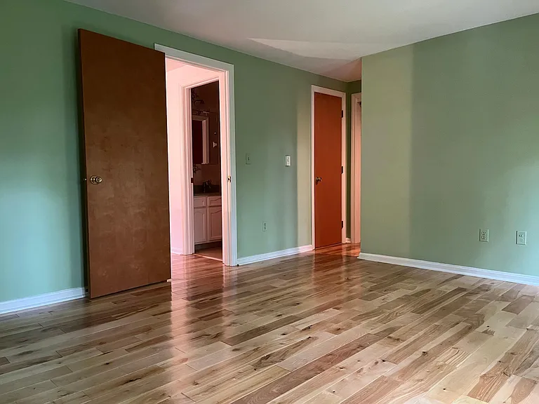 9 Chadwick Ct #9 — Photo 2