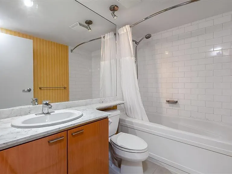 1200 Georgia St W #1405 — Photo 14