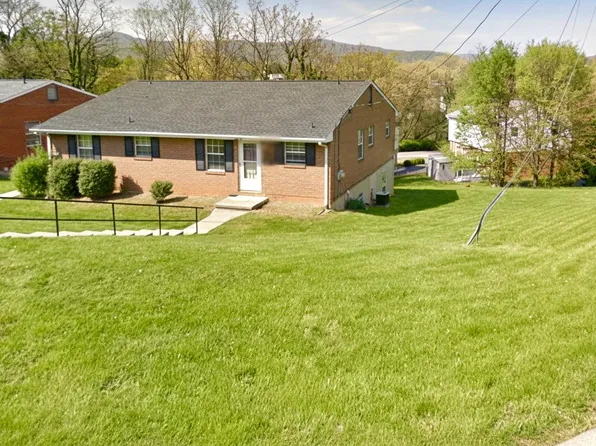 701 Commander Dr #B & A, Roanoke, VA 24012