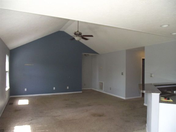 4th image of 826 Fern Hill St