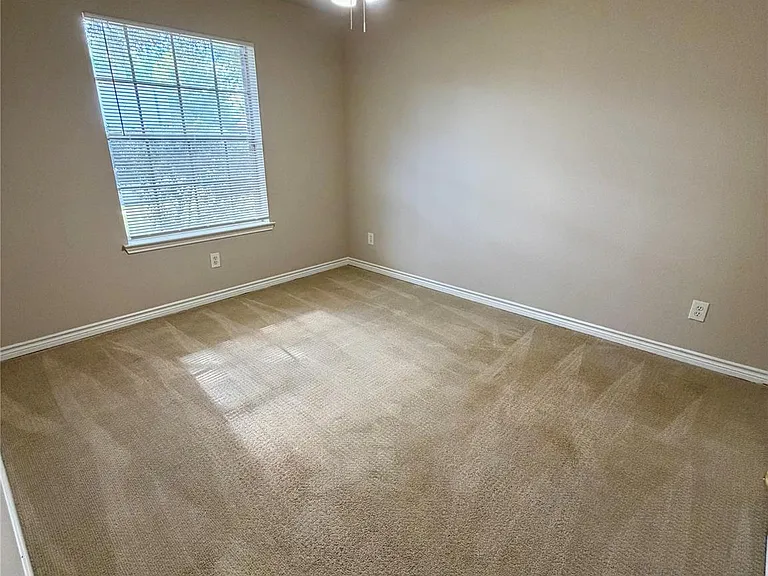 3715 Lindenfield Dr — Photo 25