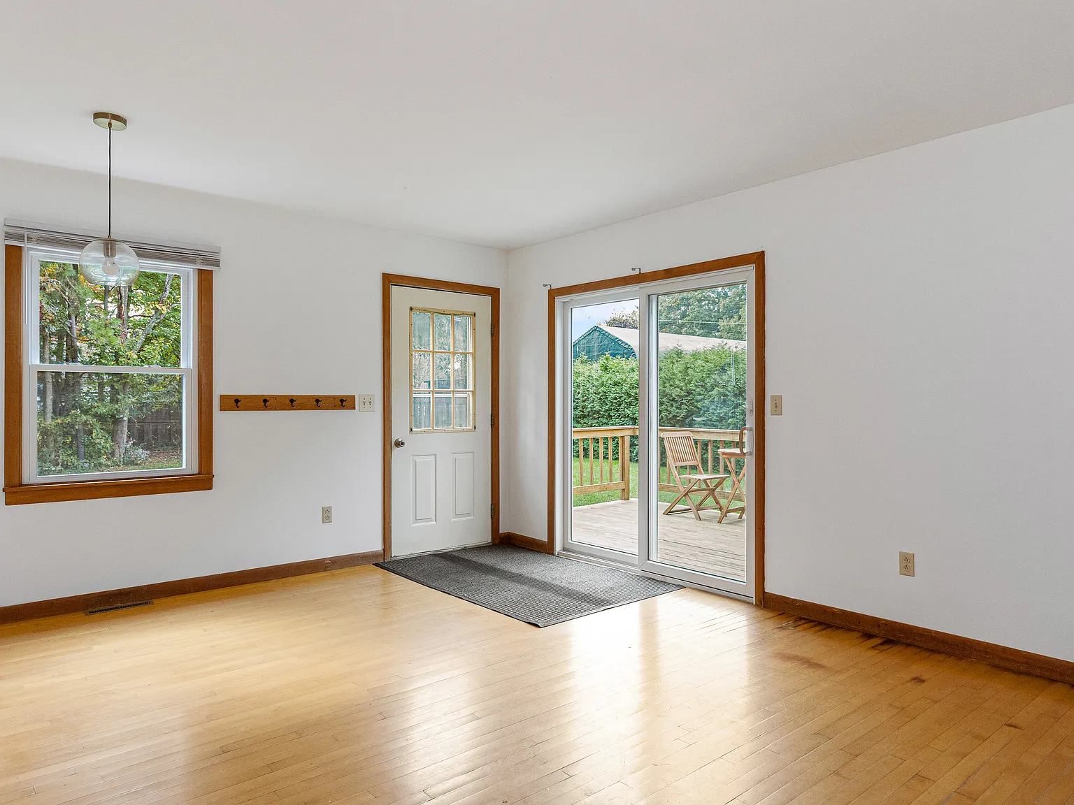 250 Grey Birch Dr — Photo 4