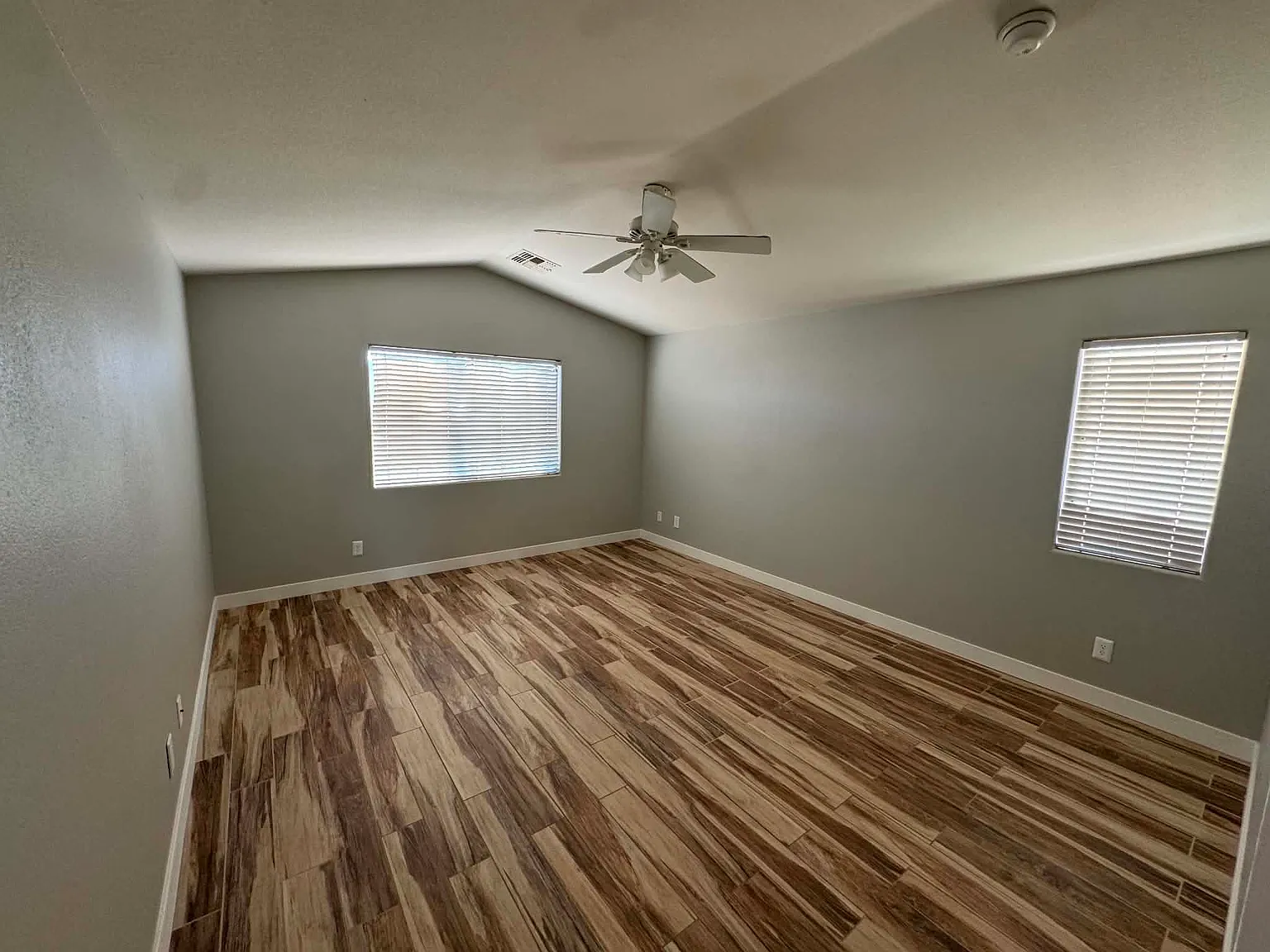 3 bed, 1819 sqft, $1,900 — Photo 4