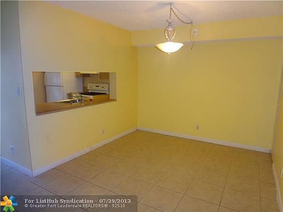 4th image of 407 Gardens Dr APT 101