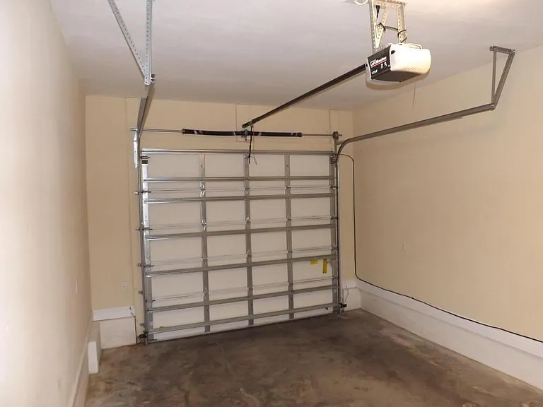 321 Nathey Ave — Photo 5